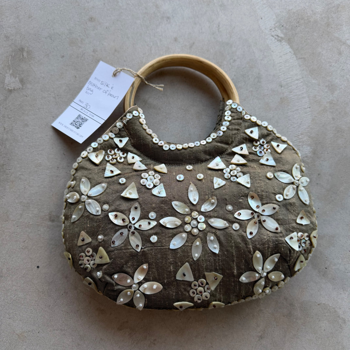 Y.O.L.O Tengo Vintage Clutch Taupe, Beige