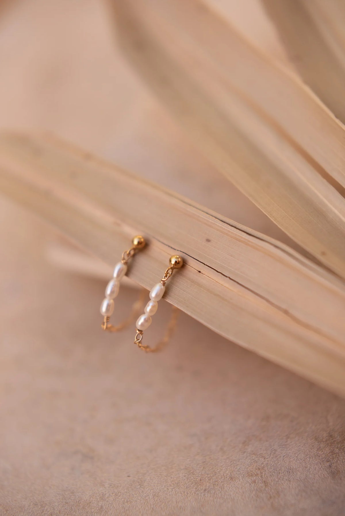Ford & Fossil Pearl Droplet Studs